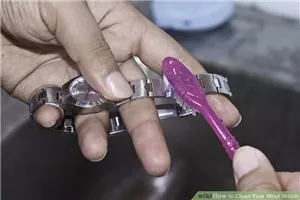 6. place the toothbrush in the running water.webp